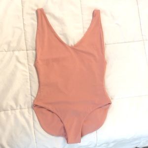 Londre one-piece pink cheeky suit